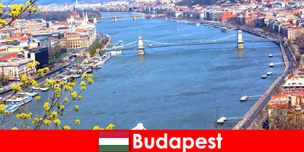 ハンガリーのブダペストは、入浴とウェルネスの休日のための人気の旅行のヒント