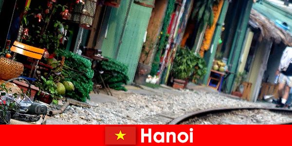 Hanoi ist Vietnams faszinierende Hauptstadt mit engen Gassen und Strassenbahnen
