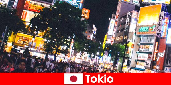 Tokio für Urlauber in der flimmernden Neonlichter Stadt das perfekte Nachtleben