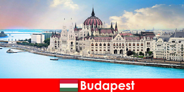 Βουδαπέστη όμορφη πόλη με πολλά αξιοθέατα για τους τουρίστες
