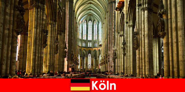 Pilgerreise für Fremde zu den drei heiligen Königen im Kölner Dom