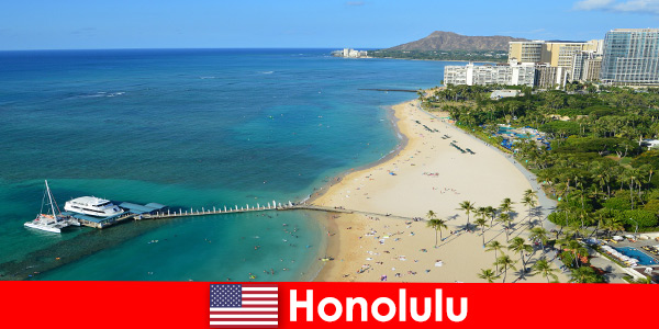 Typisches Reiseziel für Entspannungstouristen am Meer ist Honolulu Vereinigte Staaten