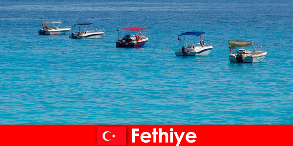 Türkei Blaue Reise und weiße Strände erwarten sehnsüchtig auf Fethiye Touristen zur Erholung