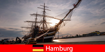 Deutschland Absteigen im Hamburger Hafen zum Fischmarkt für Reisegourmets