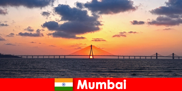 Asienreisende sind begeistert von der Moderne und der Tradition in Mumbai Indien