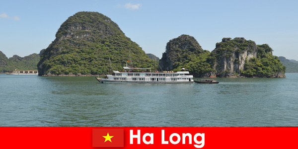 Mehrtätige Kreuzfahrten für Reisegruppen sind sehr beliebt in Ha Long Vietnam