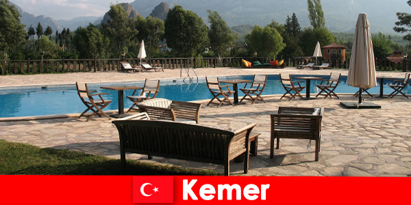 Billige flybilletter, hoteller og huslejer til Kemer Tyrkiet for sommerferiegæster med familie