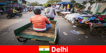 Auslandsurlaub Belebte Straßen und viel Trubel zeichnen Delhi in Indien aus