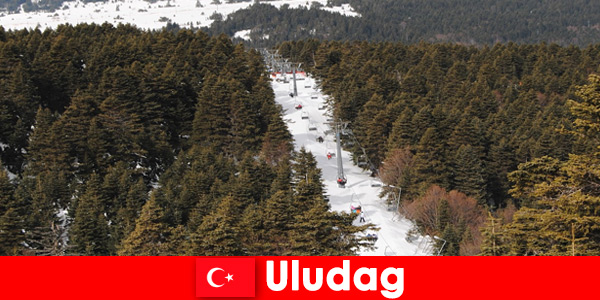 Δημοφιλές ταξίδι διακοπών για σκιέρ στο Uludag Τουρκία είναι αυτή τη στιγμή