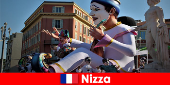 Reise für Karnevalisten mit Familie zum traditionellen Karnevalsumzug nach Nizza Frankreich