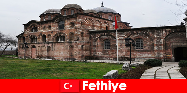युवा और पुराने आगंतुकों के लिए फेथिये तुर्की में शौक पुरातत्व