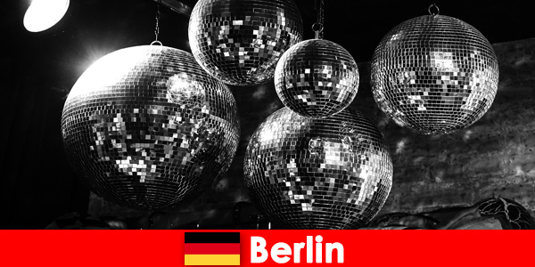 अनुरक्षण बर्लिन जर्मनी Holidaymakers प्यार पेशेवर कॉल लड़कियों