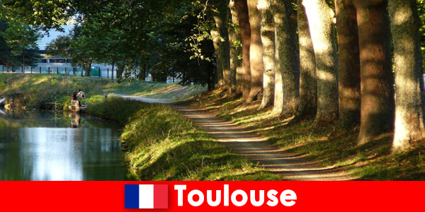 Erholung am Ufer für Reisende in Toulouse Frankreich