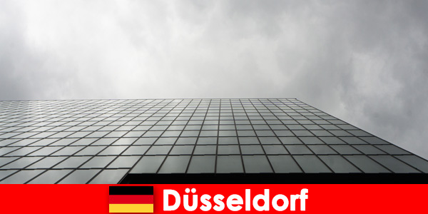 护送德国杜塞尔多夫 旅行者想要在大都市体验纯粹的奢华