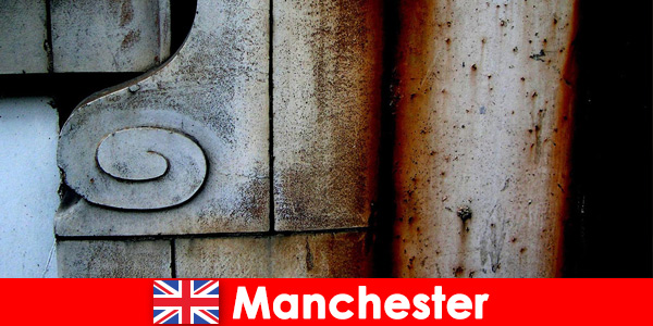 Історична історія та архітектура чекають гостей в Манчестері Англія