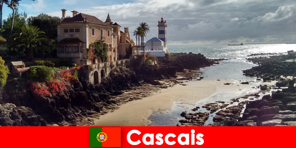 Umschwärmter Fototourismus in die malerische Stadt Cascais Portugal