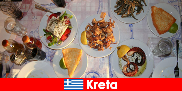 आतिथ्य और क्रेते ग्रीस में स्वादिष्ट भोजन हमेशा एक अनुभव कर रहे हैं