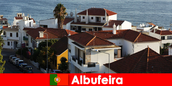 Популярним місцем відпочинку в Європі є Альбуфейра в Португалії для кожного туриста
