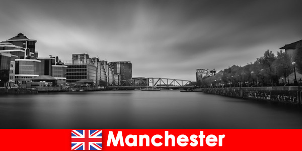 Rejsetilbud for fremmede til Manchester England i de livlige kvarterer