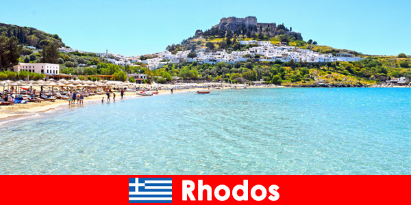 रोड्स ग्रीस के पानी के नीचे की दुनिया में गोताखोरों के लिए सक्रिय छुट्टियां