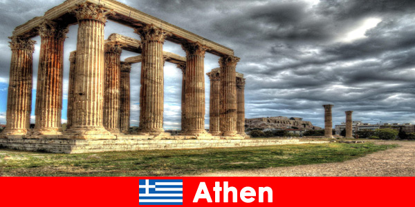 क्लासिक और पारंपरिक जैसे विरोधाभास एथेंस ग्रीस के लिए आगंतुकों के लाखों को आकर्षित करते हैं