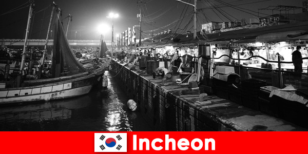 Nachtmark am Hafen von Incheon Südkorea bietet authentisches an
