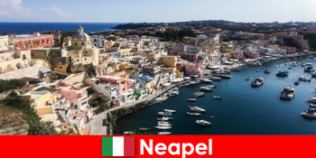 Urlaub in der Küstenstadt Neapel Italien immer ein Erlebnis