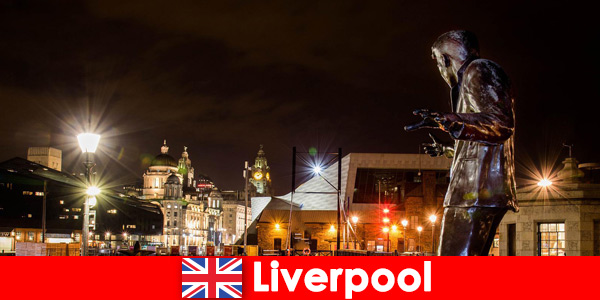 Legjobb ajánlólevél Liverpool Angliában sok zenei kultúra és építészet