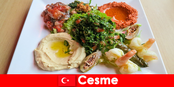 Makanan sehat dan masakan kaya vitamin sangat populer di kalangan wisatawan di Cesme Türkiye