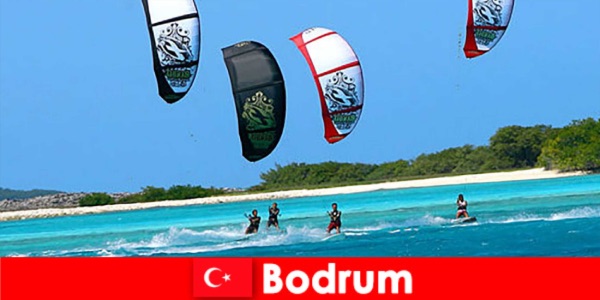ボドルムのウォータースポーツとエンターテイメント トルコの冒険と楽しみの中心地
